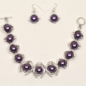 kit 92B Kit 92B Pearl and Metal Arc Bracelet & Earrings kit 92B Kit 92B Pearl and Metal Arc Bracelet & Earrings