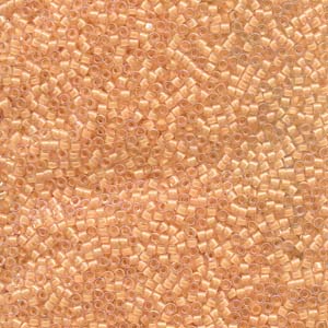 DB067 - Miyuki Delica Beads - colour lined flesh AB