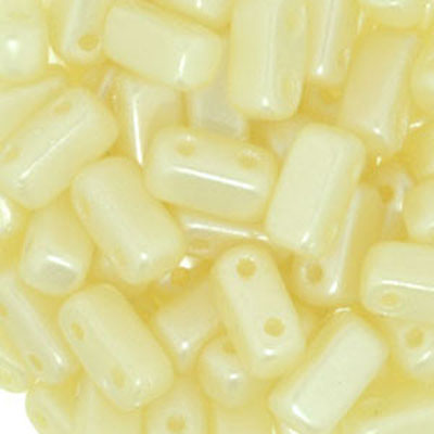 CMBK-338 - CzechMates brick beads - pastel cream