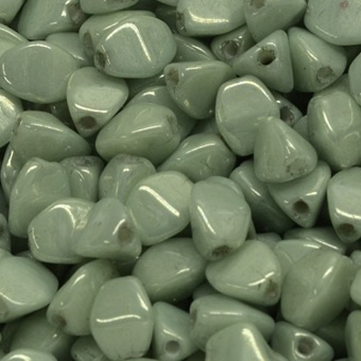 GBPCH-357 - Czech pinch beads - chalk light green lustre