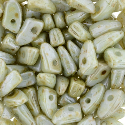 GBPR-316 - Prong beads - Alabaster Ultra Luster Green